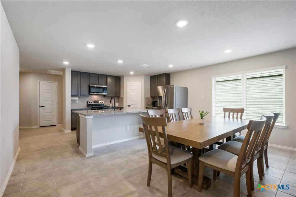 713 Angus Drive Seguin, TX 78155