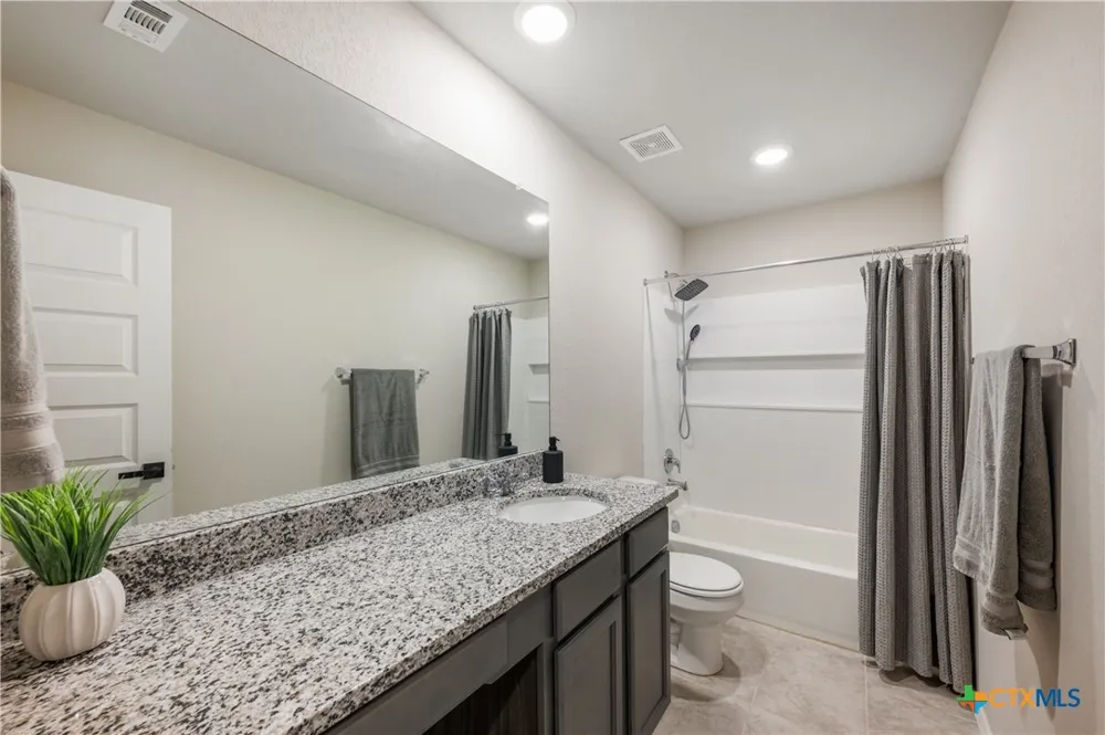 713 Angus Drive Seguin, TX 78155