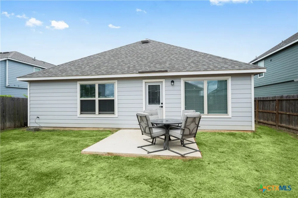 713 Angus Drive Seguin, TX 78155