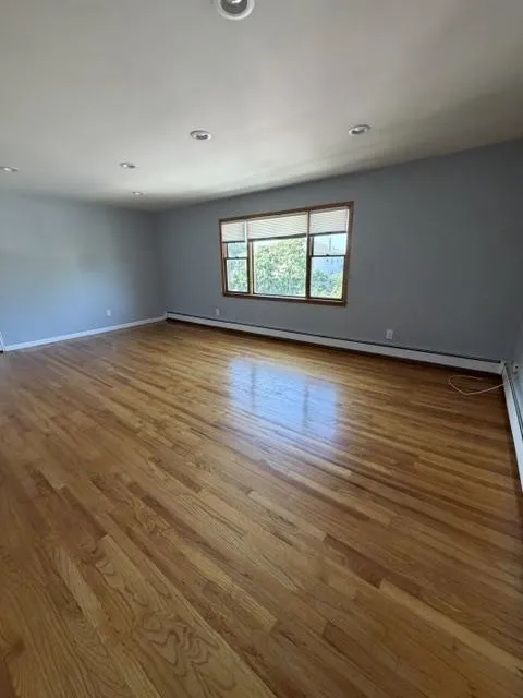 17 ACORN DR Secaucus, NJ 07094