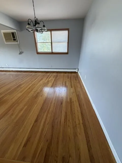 17 ACORN DR Secaucus, NJ 07094