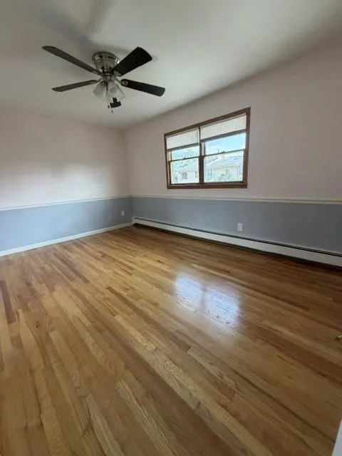 17 ACORN DR Secaucus, NJ 07094