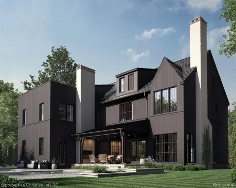 592 LAKESIDE DR