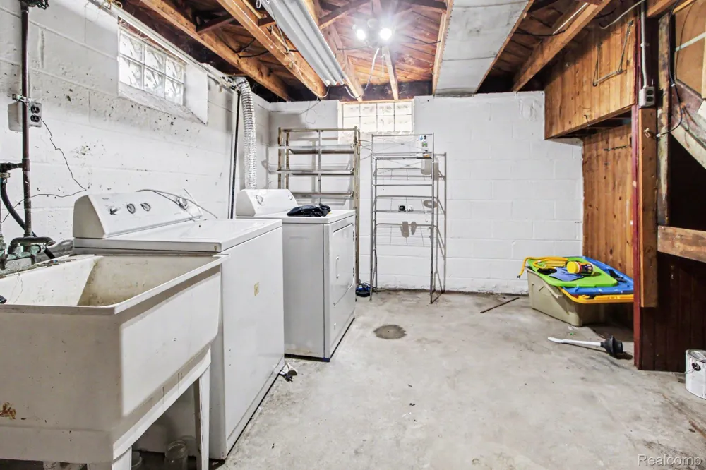 1548 Cleveland Avenue Lincoln Park City, MI 48146