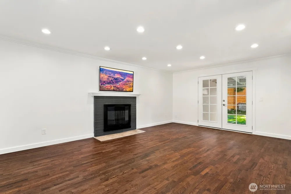 25926 13th Place S Des Moines, WA 98198