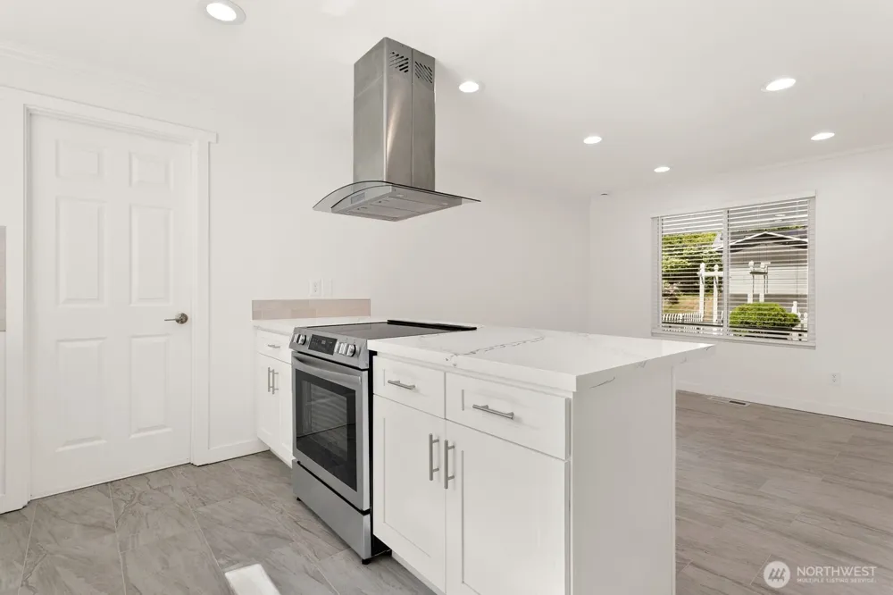 25926 13th Place S Des Moines, WA 98198