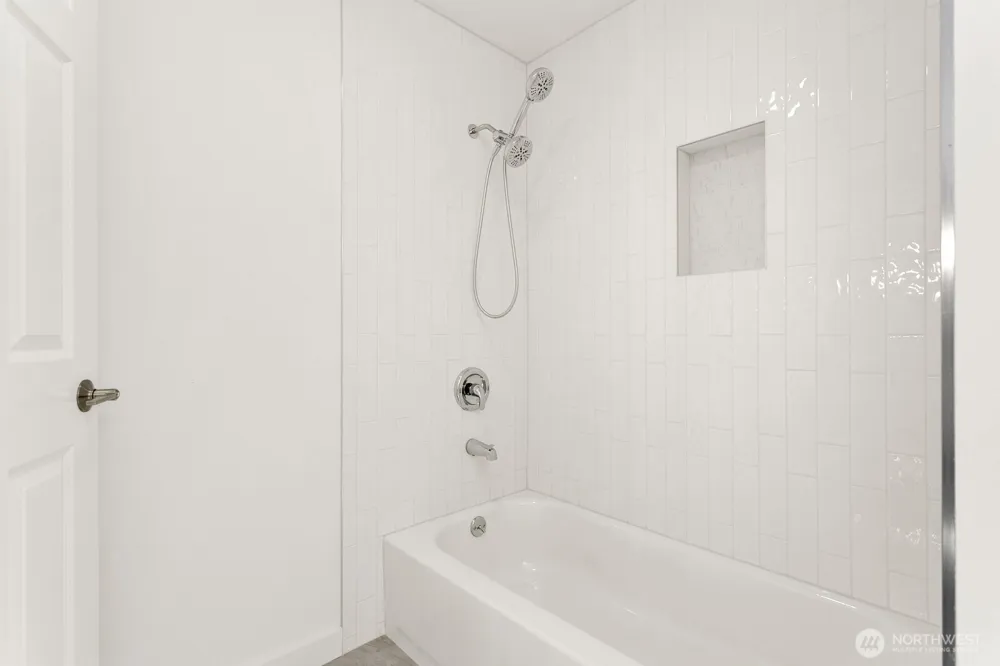 25926 13th Place S Des Moines, WA 98198