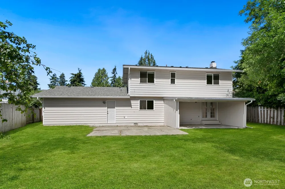 25926 13th Place S Des Moines, WA 98198