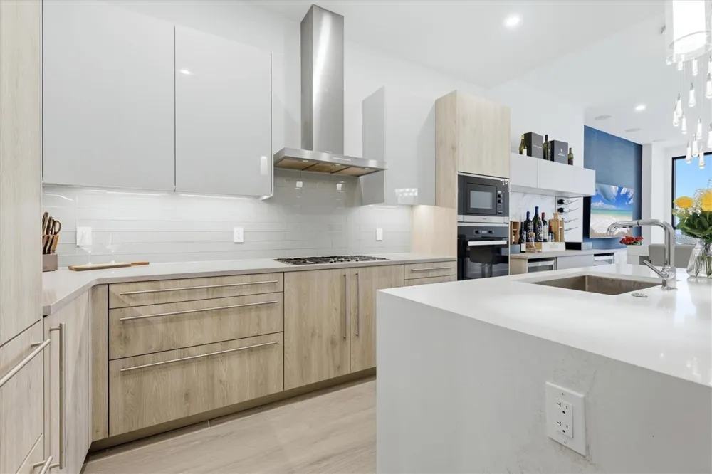 33 S PALM AVENUE #1503 Sarasota, FL 34236