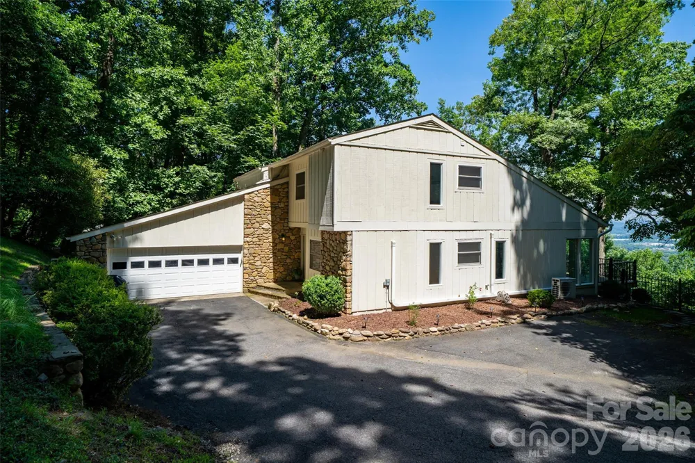 27 Walnut Drive Mills River, NC 28759