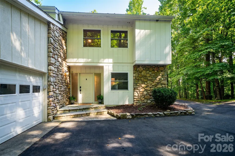 27 Walnut Drive Mills River, NC 28759