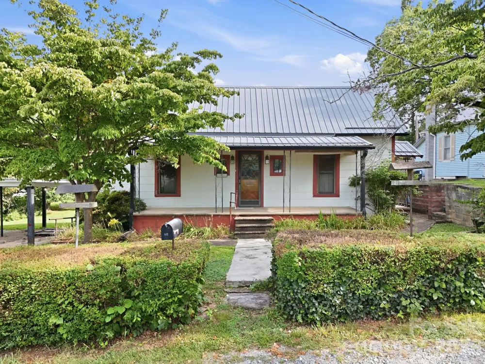 209 Virginia Avenue Marion, NC 28752