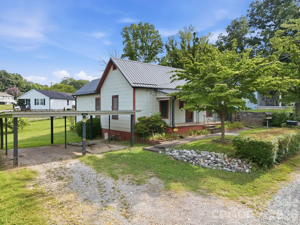 209 Virginia Avenue Marion, NC 28752