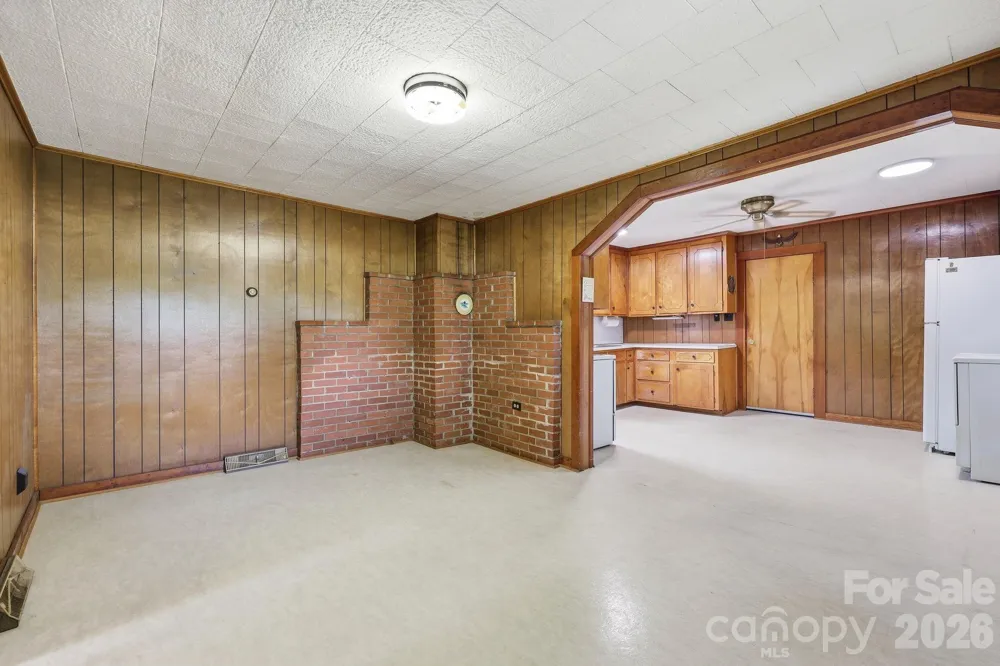 209 Virginia Avenue Marion, NC 28752