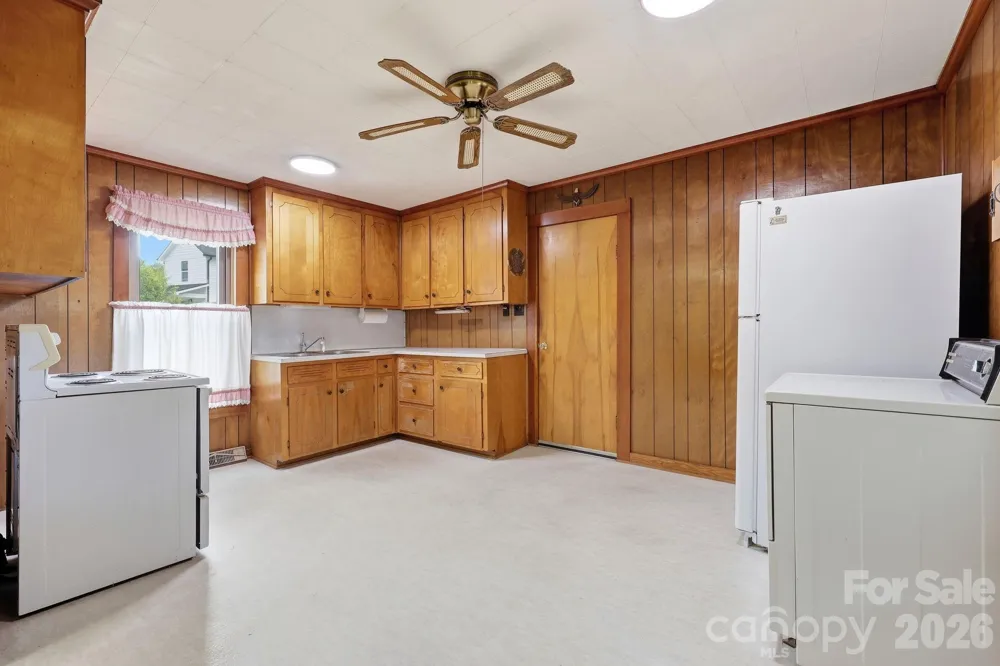 209 Virginia Avenue Marion, NC 28752