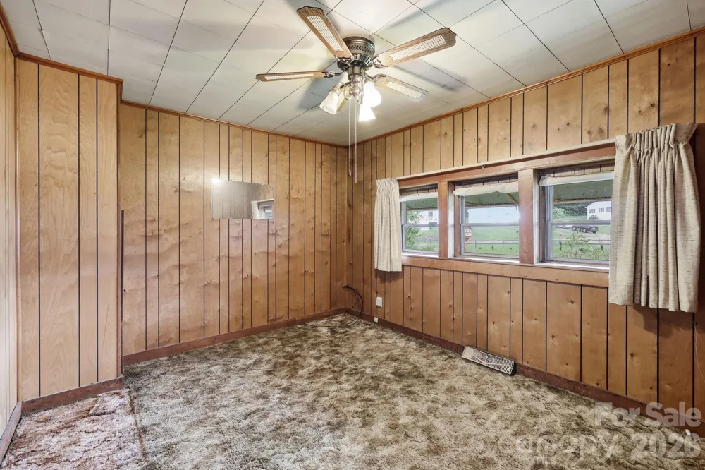 209 Virginia Avenue Marion, NC 28752