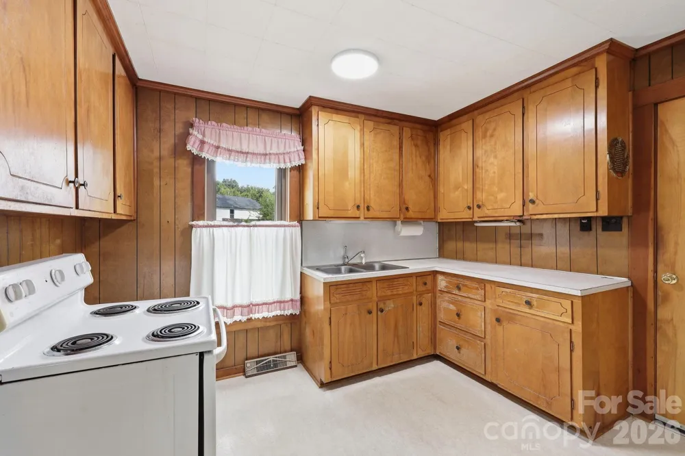 209 Virginia Avenue Marion, NC 28752