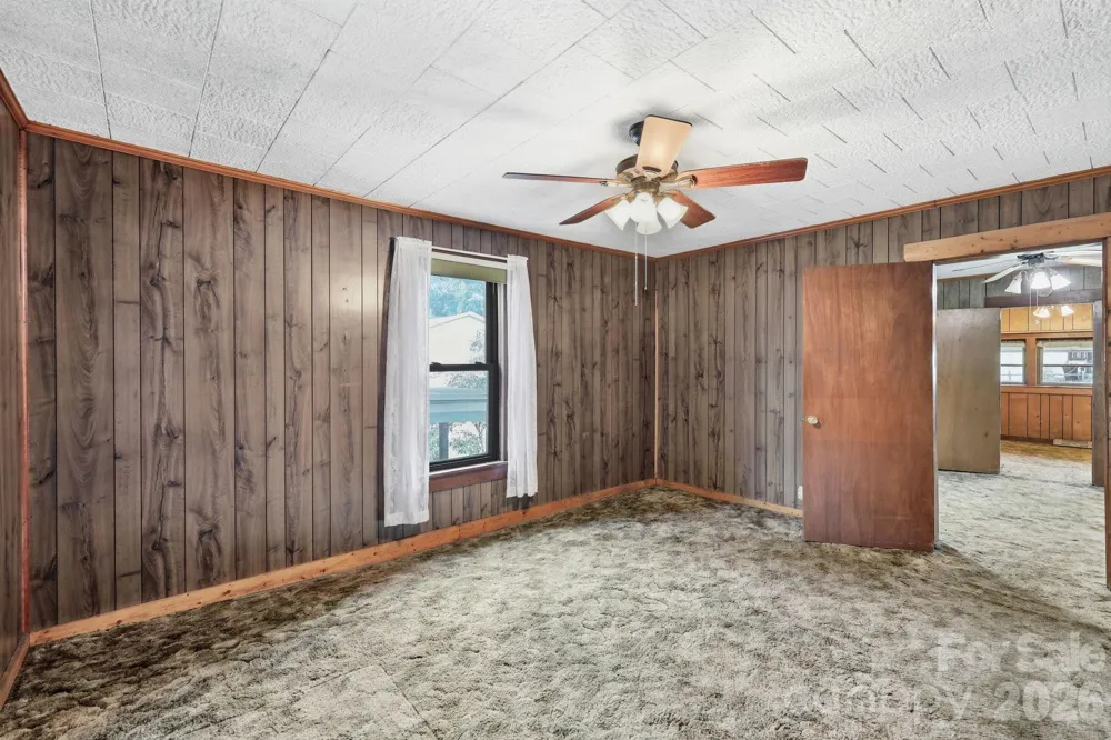 209 Virginia Avenue Marion, NC 28752