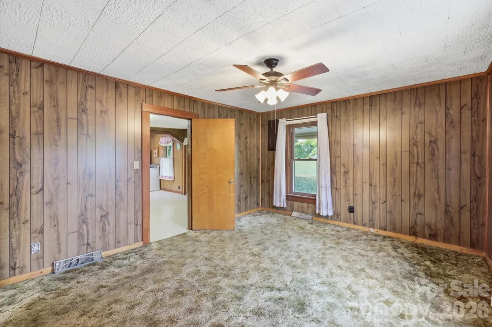 209 Virginia Avenue Marion, NC 28752