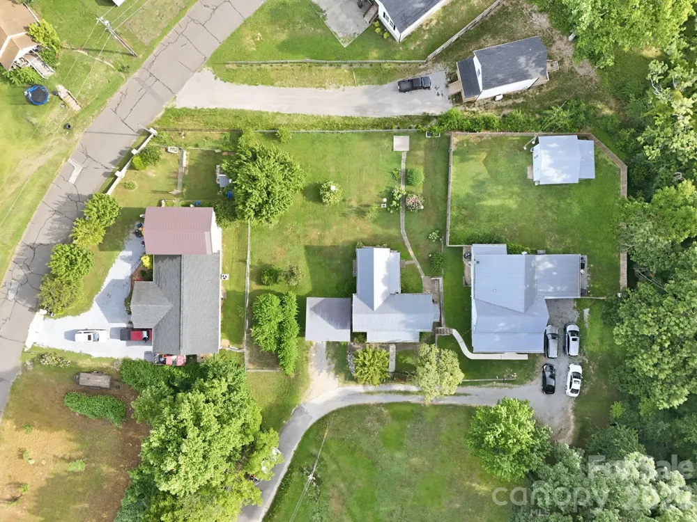 209 Virginia Avenue Marion, NC 28752