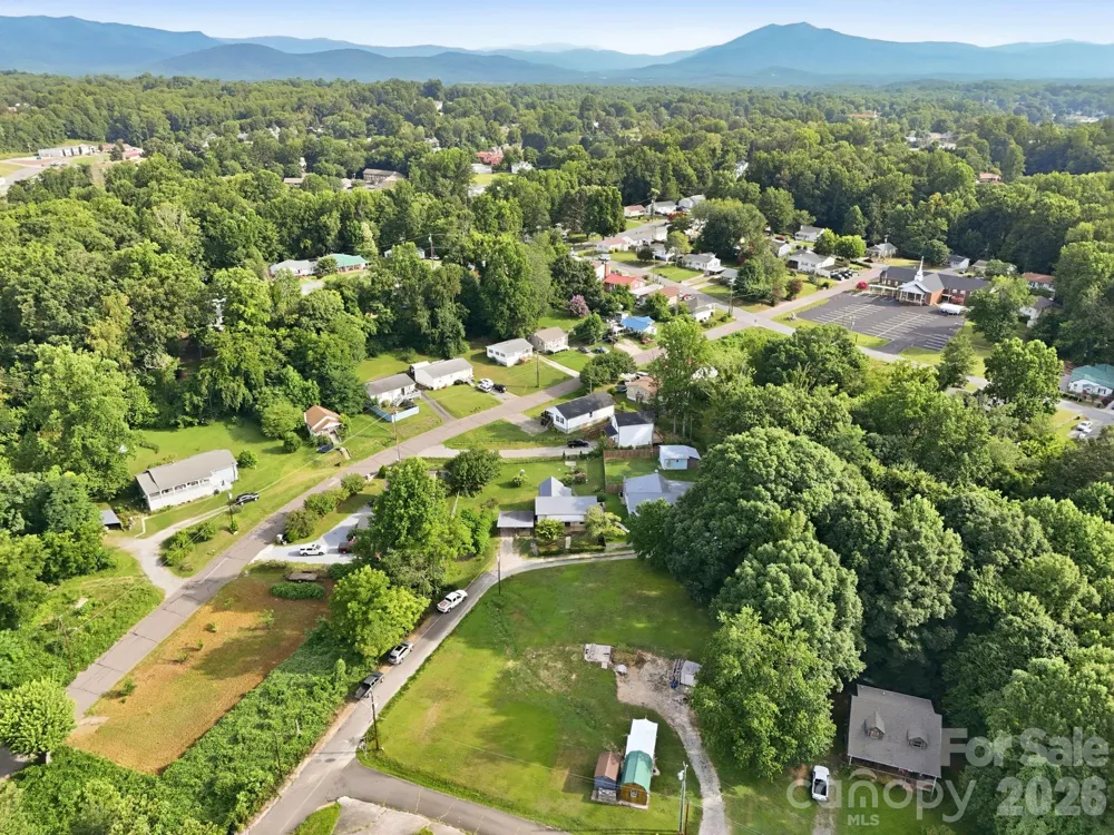209 Virginia Avenue Marion, NC 28752