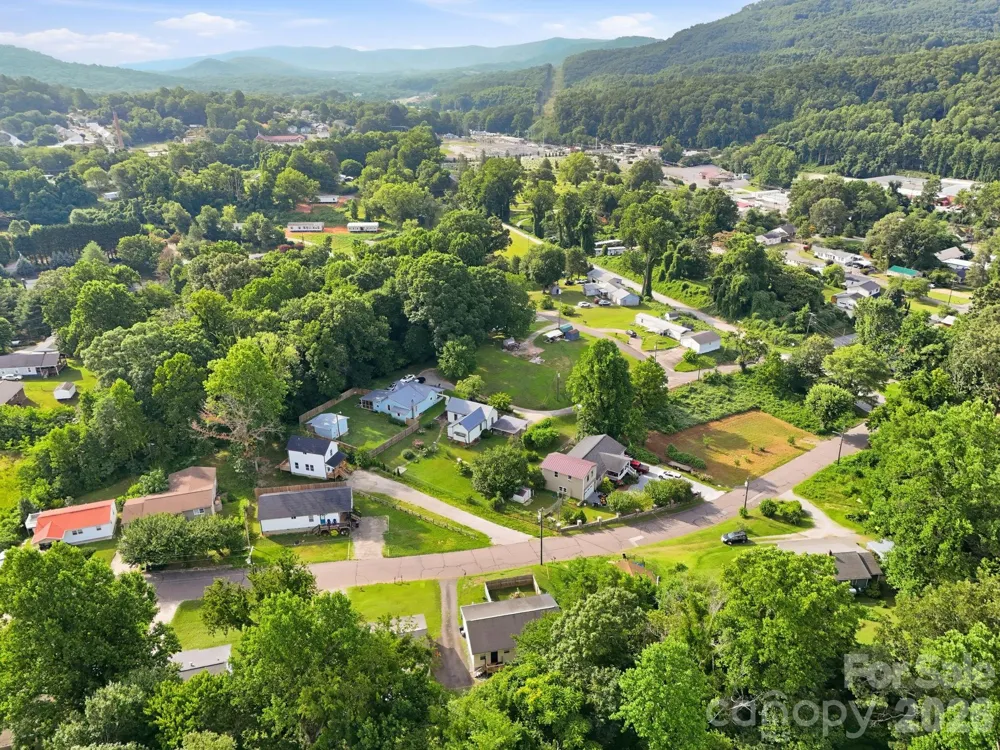 209 Virginia Avenue Marion, NC 28752