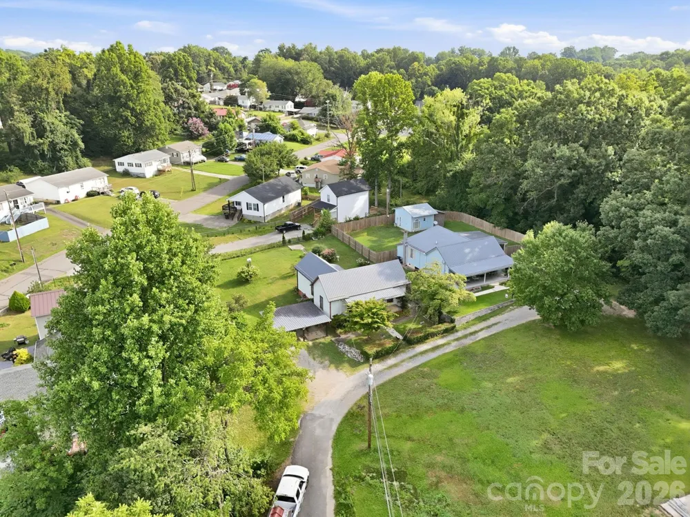 209 Virginia Avenue Marion, NC 28752