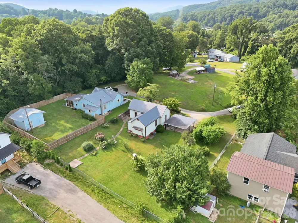 209 Virginia Avenue Marion, NC 28752