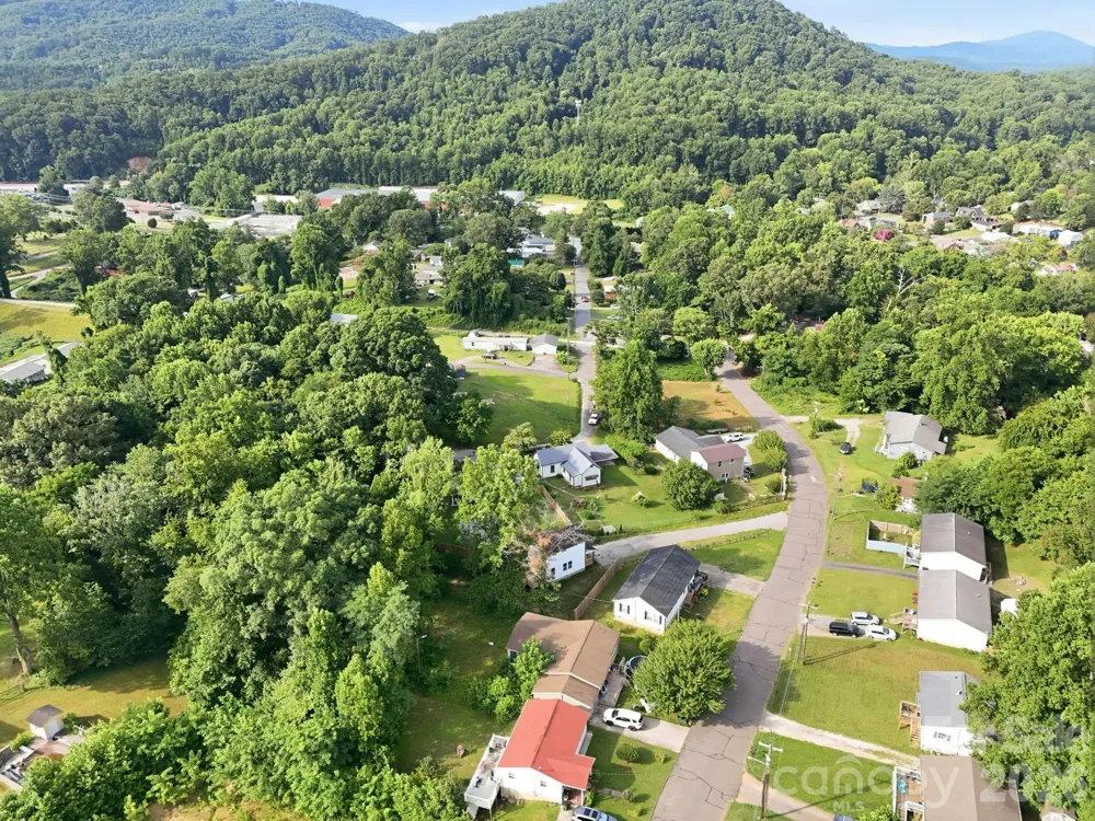 209 Virginia Avenue Marion, NC 28752