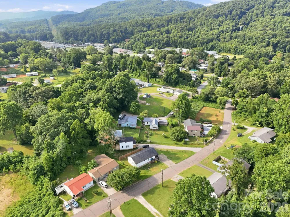 209 Virginia Avenue Marion, NC 28752