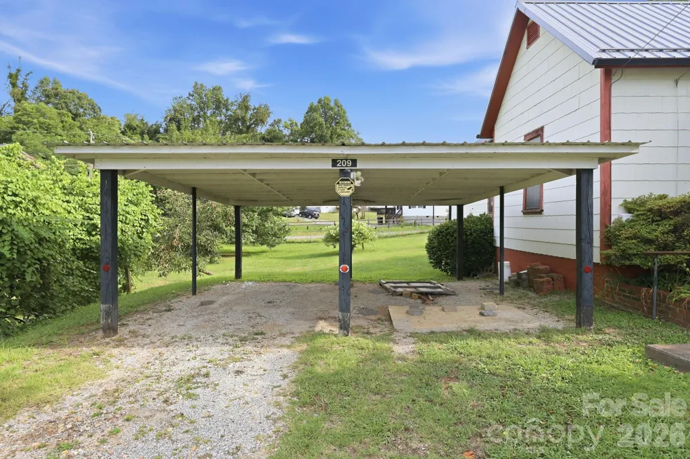209 Virginia Avenue Marion, NC 28752