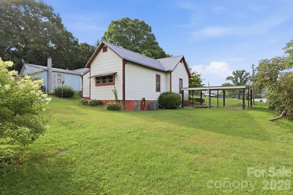 209 Virginia Avenue Marion, NC 28752