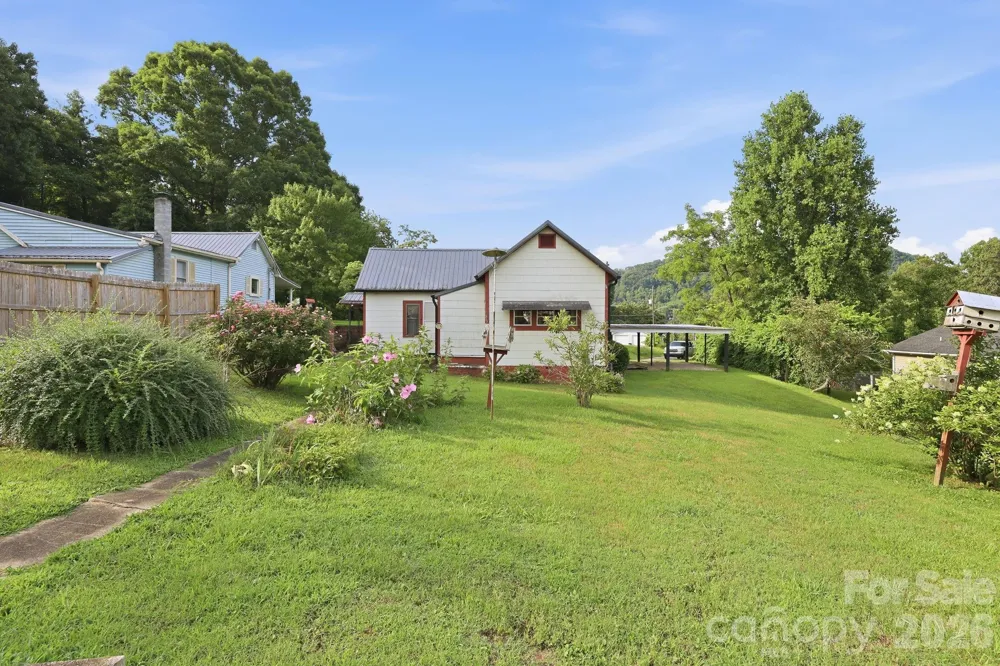 209 Virginia Avenue Marion, NC 28752