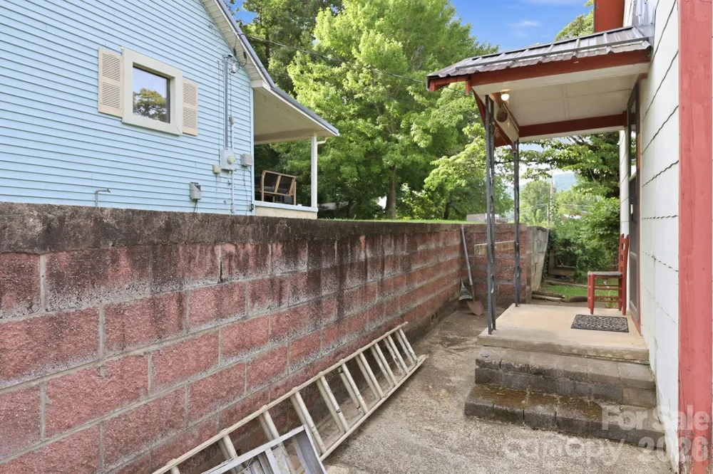 209 Virginia Avenue Marion, NC 28752