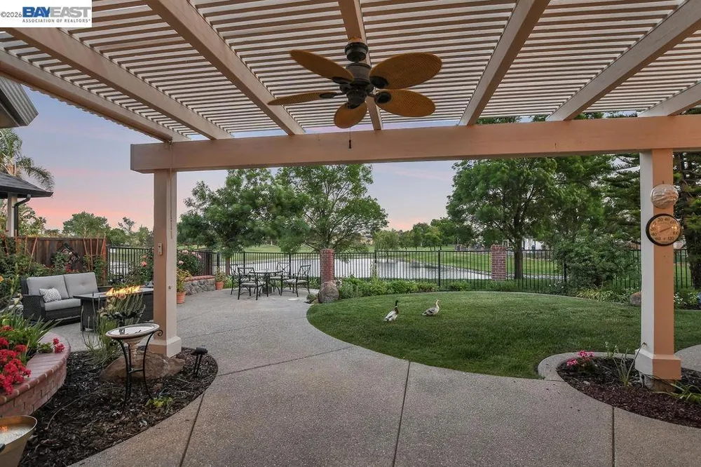 82 Edgeview Ct Discovery Bay, CA 94505