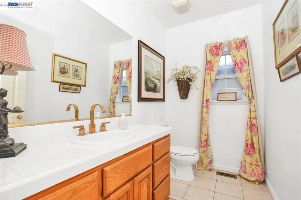 82 Edgeview Ct Discovery Bay, CA 94505