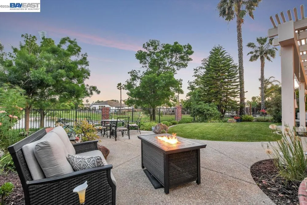 82 Edgeview Ct Discovery Bay, CA 94505