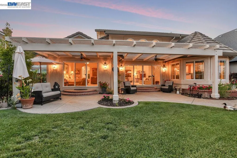 82 Edgeview Ct Discovery Bay, CA 94505