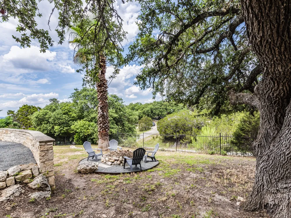 22401 Briarview Drive Spicewood, TX 78669