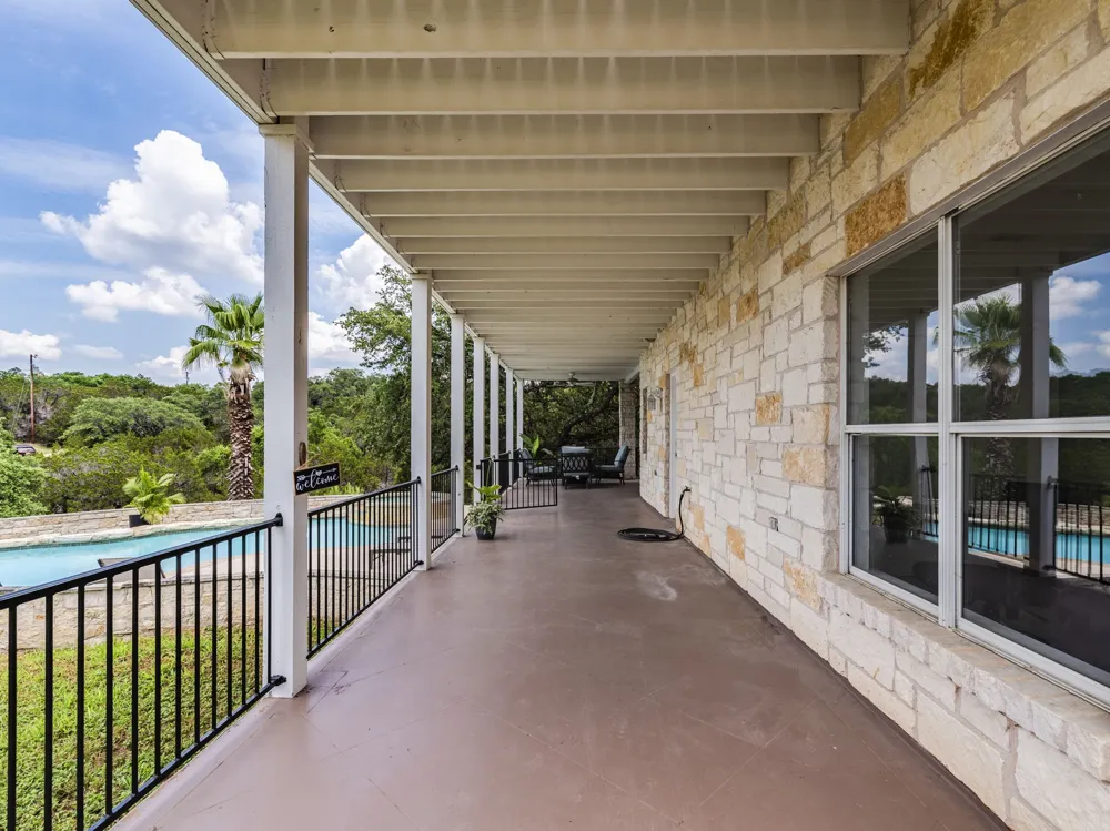 22401 Briarview Drive Spicewood, TX 78669
