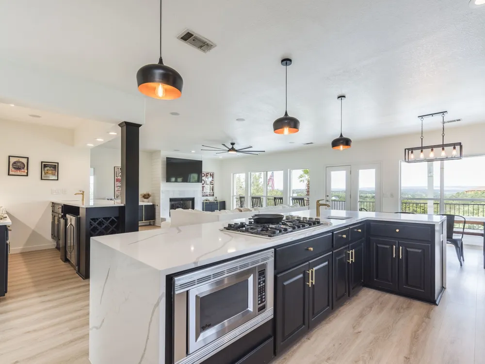 22401 Briarview Drive Spicewood, TX 78669