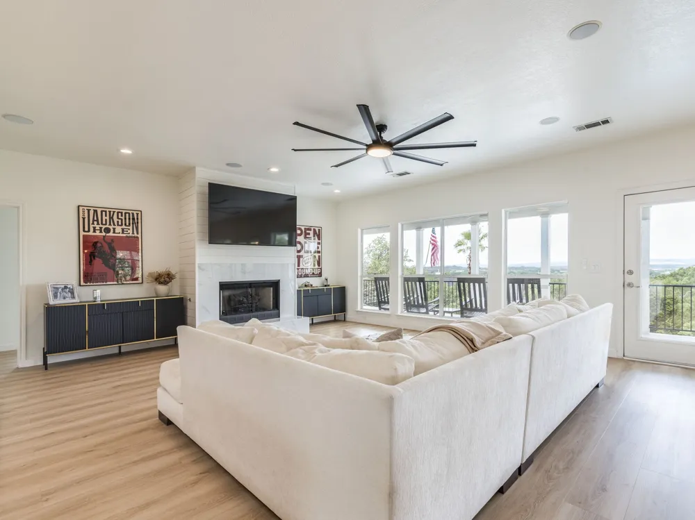 22401 Briarview Drive Spicewood, TX 78669