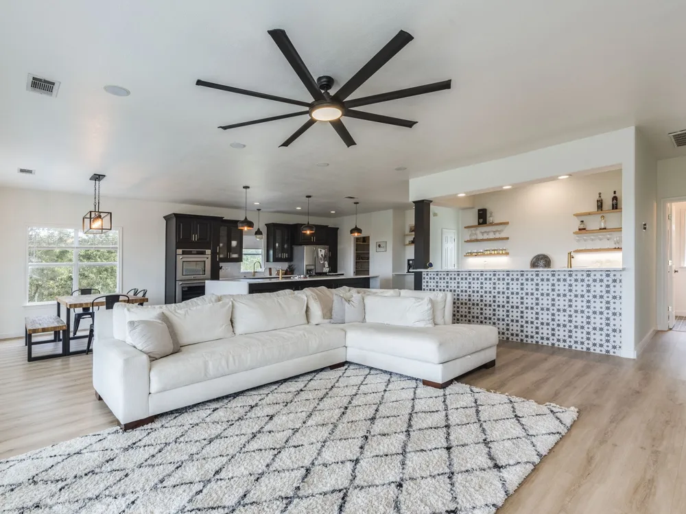 22401 Briarview Drive Spicewood, TX 78669