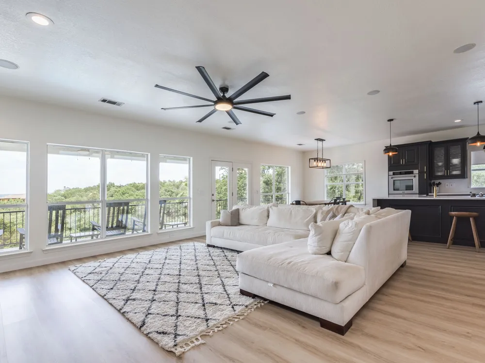 22401 Briarview Drive Spicewood, TX 78669