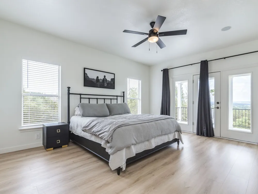 22401 Briarview Drive Spicewood, TX 78669