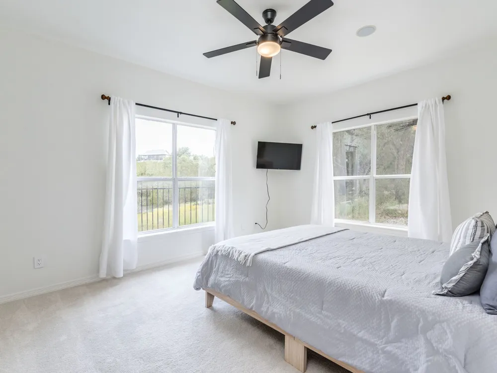 22401 Briarview Drive Spicewood, TX 78669