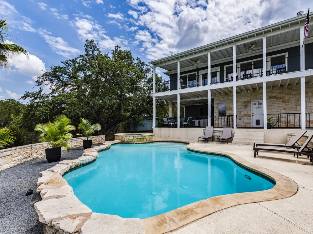 22401 Briarview Drive Spicewood, TX 78669