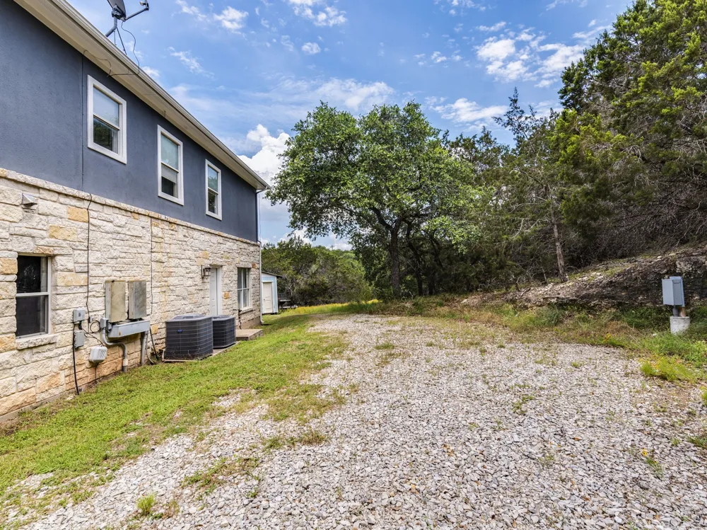 22401 Briarview Drive Spicewood, TX 78669