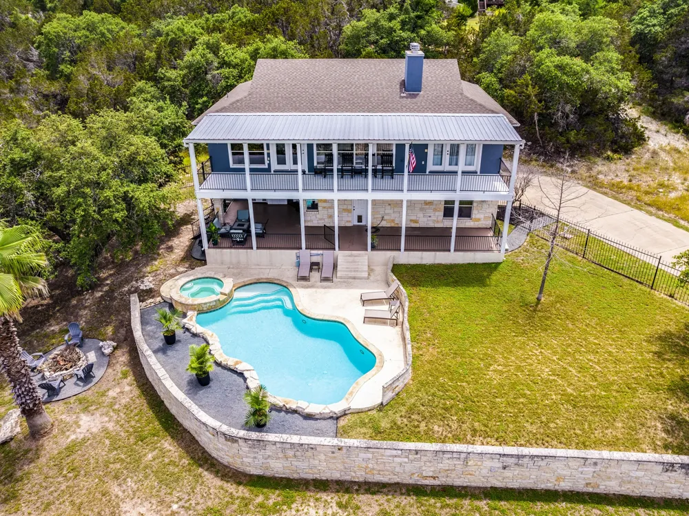 22401 Briarview Drive Spicewood, TX 78669