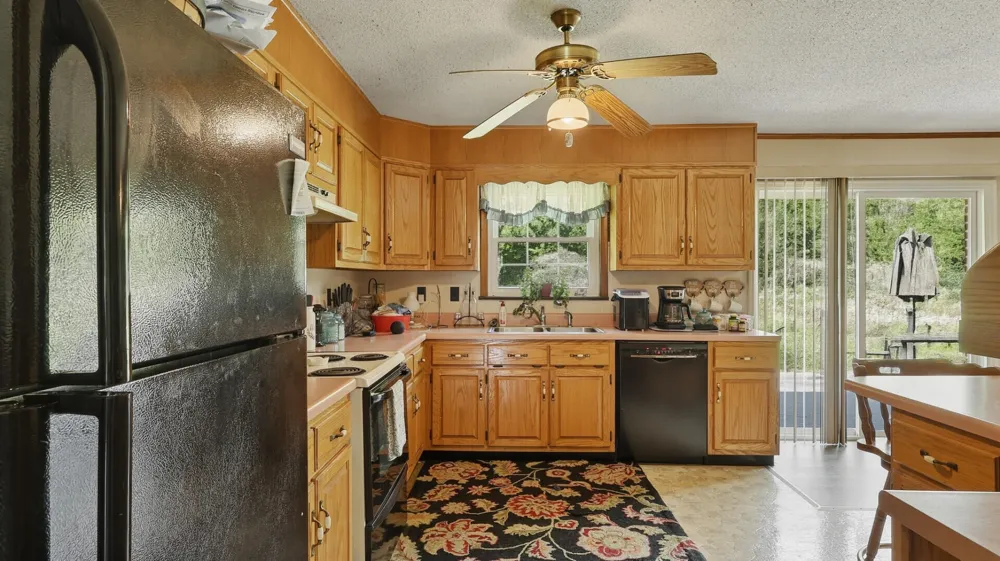 2567 Railroad Street Dayton, TN 37321